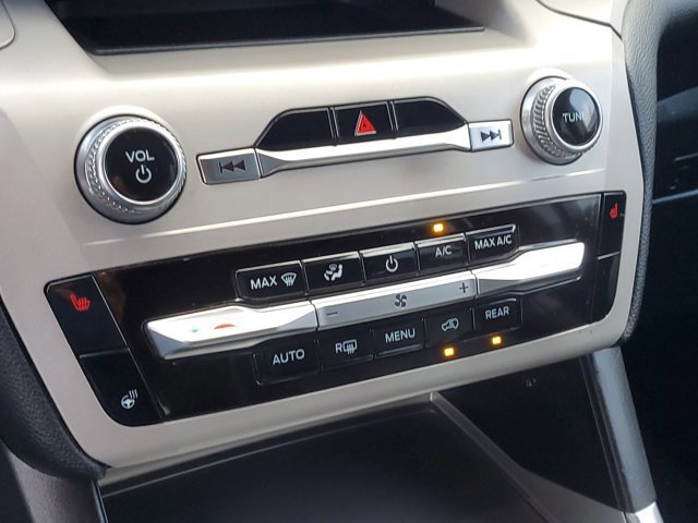 Certified 2023 Ford Explorer XLT w/ Equipment Group 202A image 27