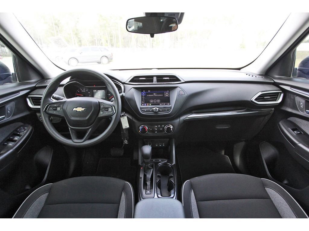 Used 2023 Chevrolet TrailBlazer LS image 12