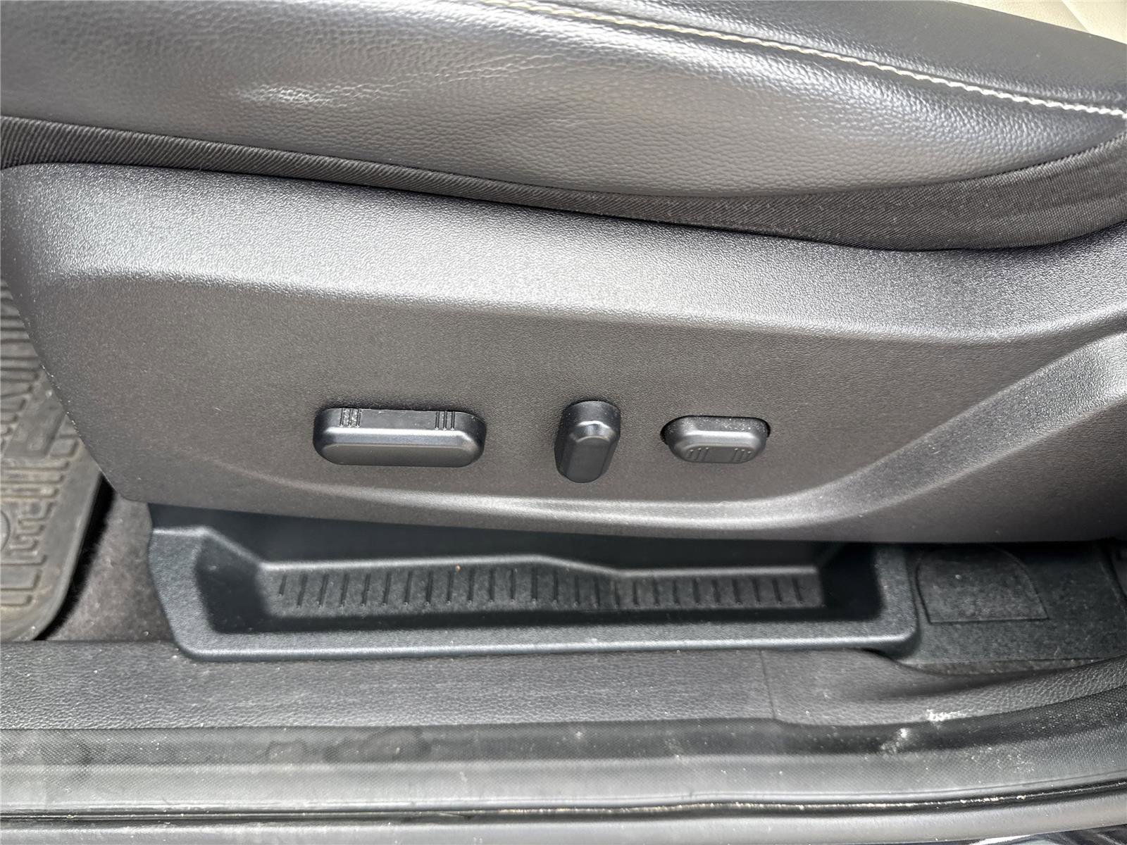 Certified 2019 Ford Escape SEL image 26