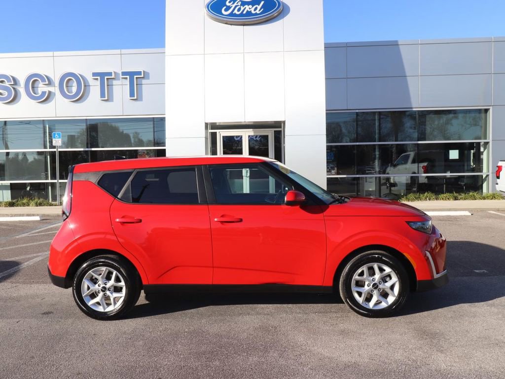 Used 2025 Kia Soul LX w/ LX Technology Package image 19