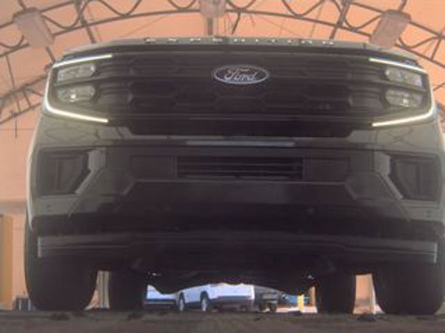 Certified 2025 Ford Expedition Active AWD/4WD image 16