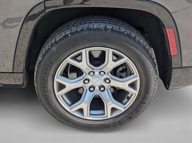 Used 2022 Jeep Wagoneer Series II w/ Flexible Seating Group AWD/4WD image 9