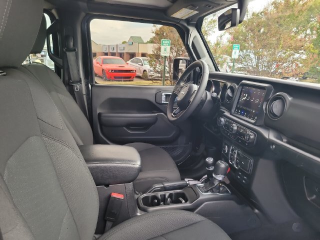 Used 2023 Jeep Gladiator Sport AWD/4WD image 27