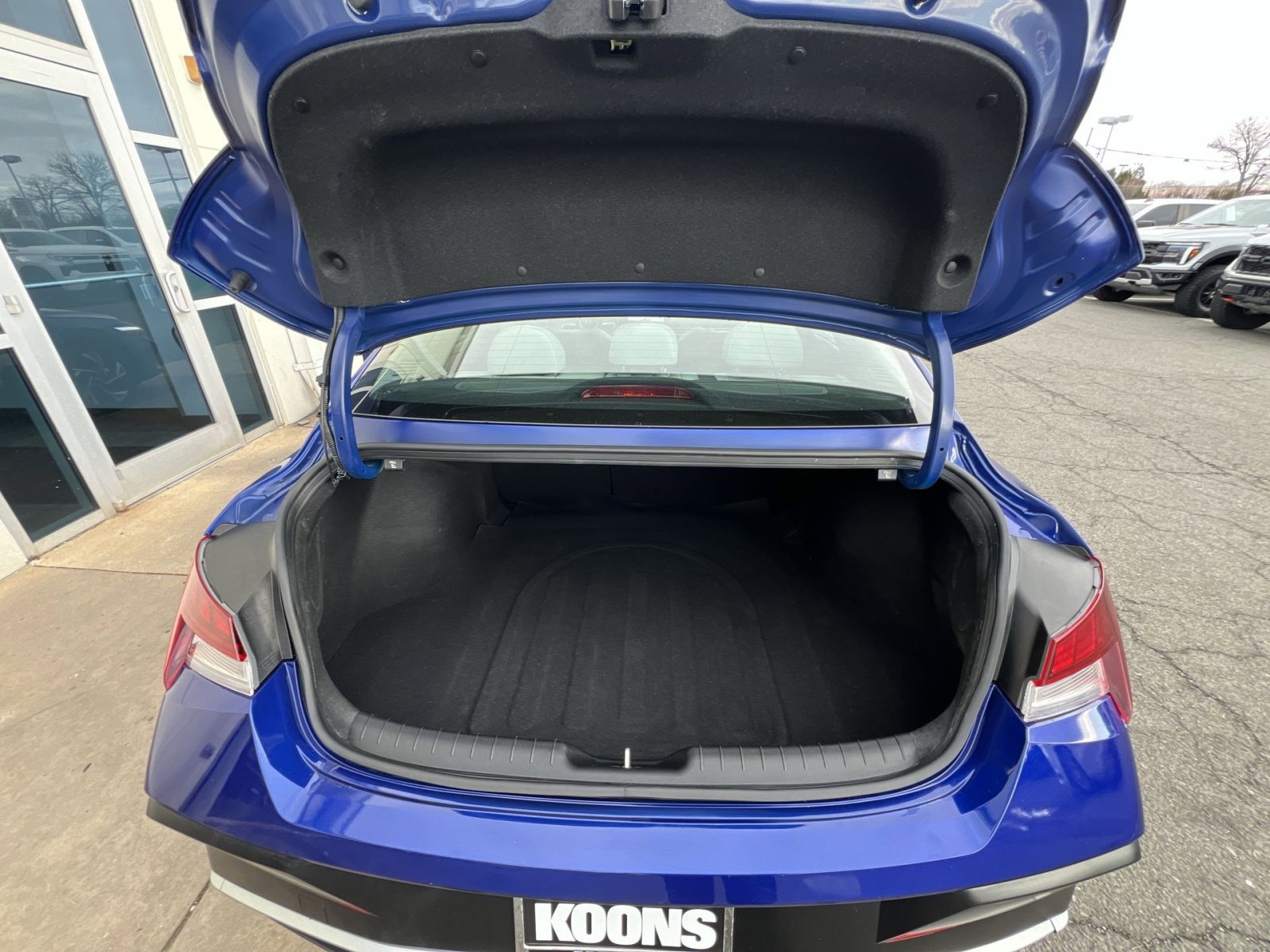 Used 2025 Hyundai Elantra Limited image 26