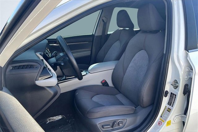 Used 2019 Toyota Camry LE image 25