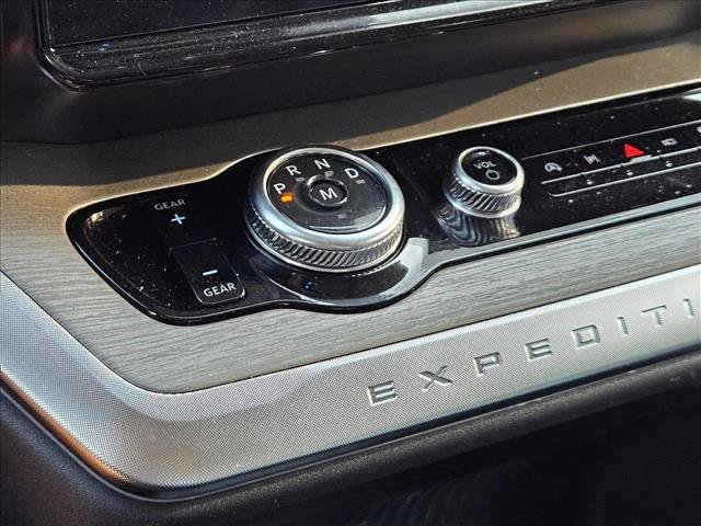 Certified 2025 Ford Expedition Platinum AWD/4WD image 12