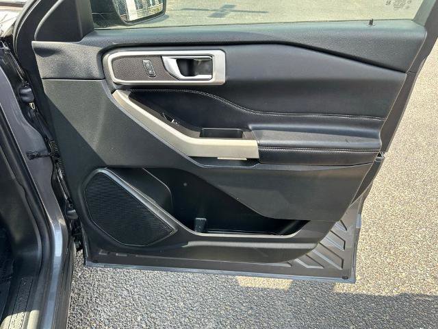 Certified 2022 Ford Explorer XLT w/ Equipment Group 202A image 22