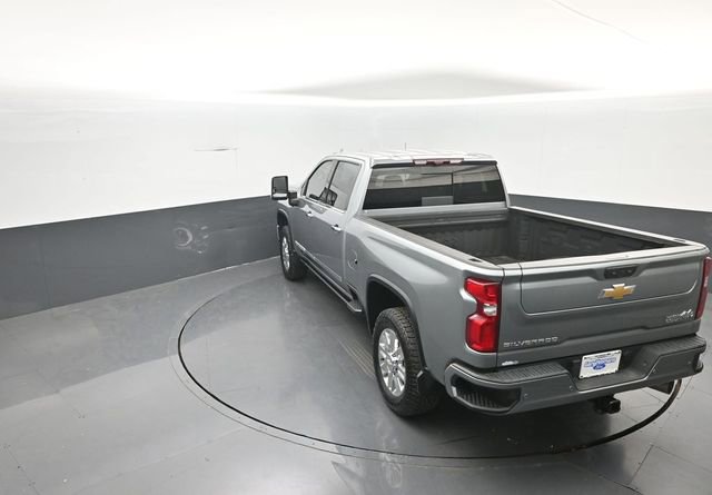 Used 2024 Chevrolet Silverado 2500 High Country w/ High Country Premium Package AWD/4WD image 32