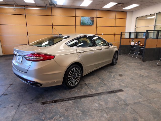 Certified 2018 Ford Fusion SE w/ Fusion SE Technology Package AWD/4WD image 7