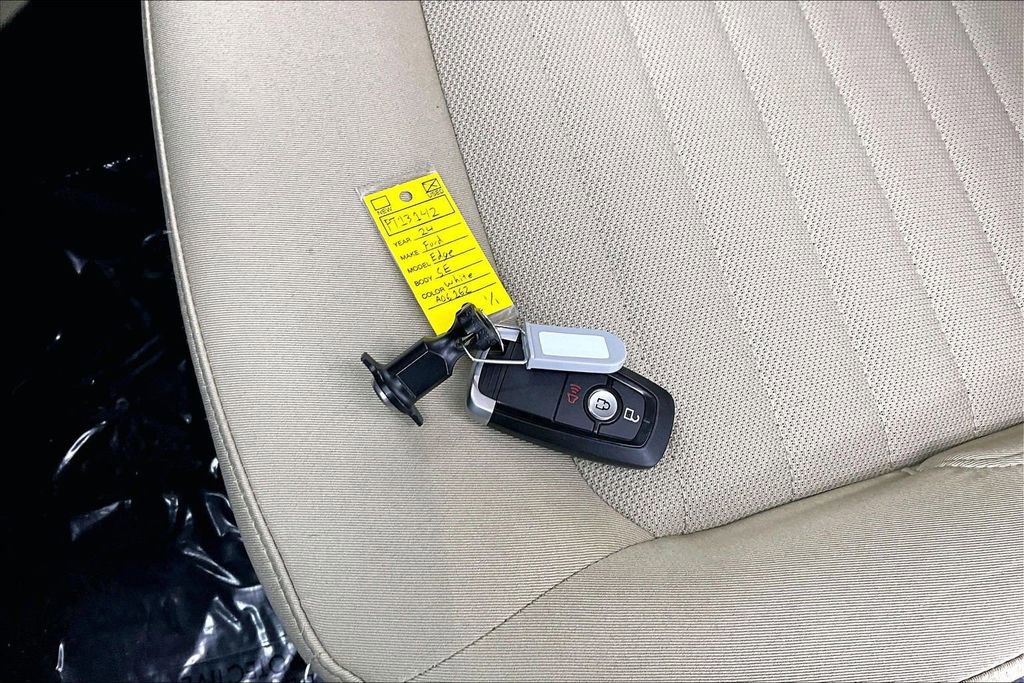 Certified 2024 Ford Edge SE image 13