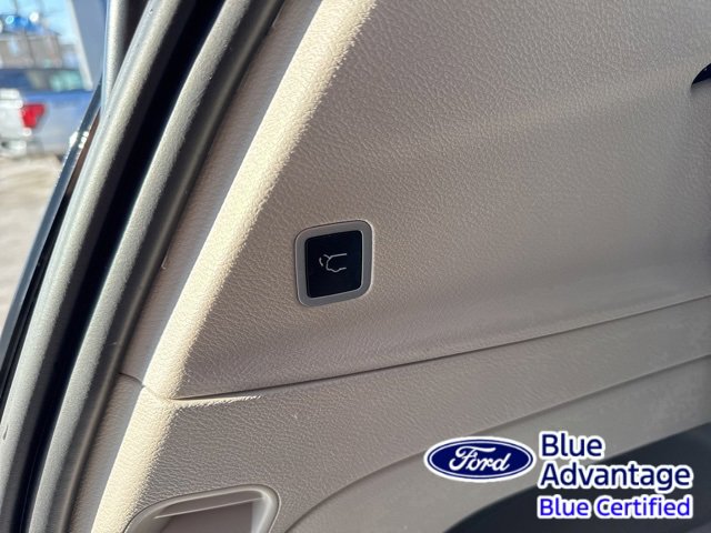 Used 2024 Chrysler Pacifica Touring-L image 41