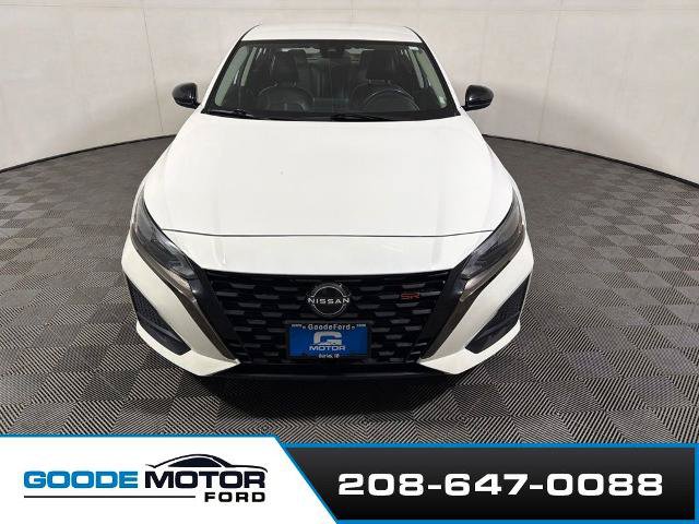 Used 2024 Nissan Altima 2.5 SR FWD image 3