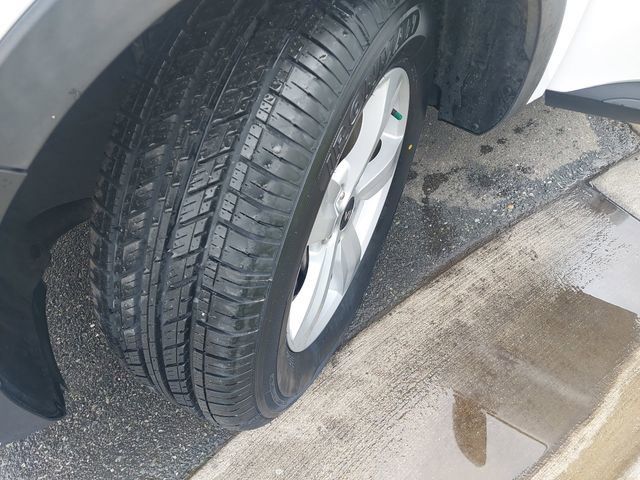 Used 2021 Kia Sorento LX image 29