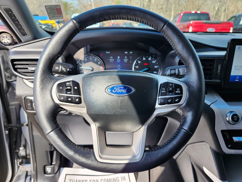 Certified 2023 Ford Explorer XLT w/ Equipment Group 202A image 28