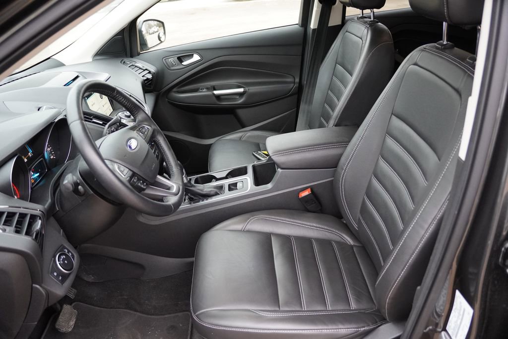 Certified 2017 Ford Escape Titanium image 4