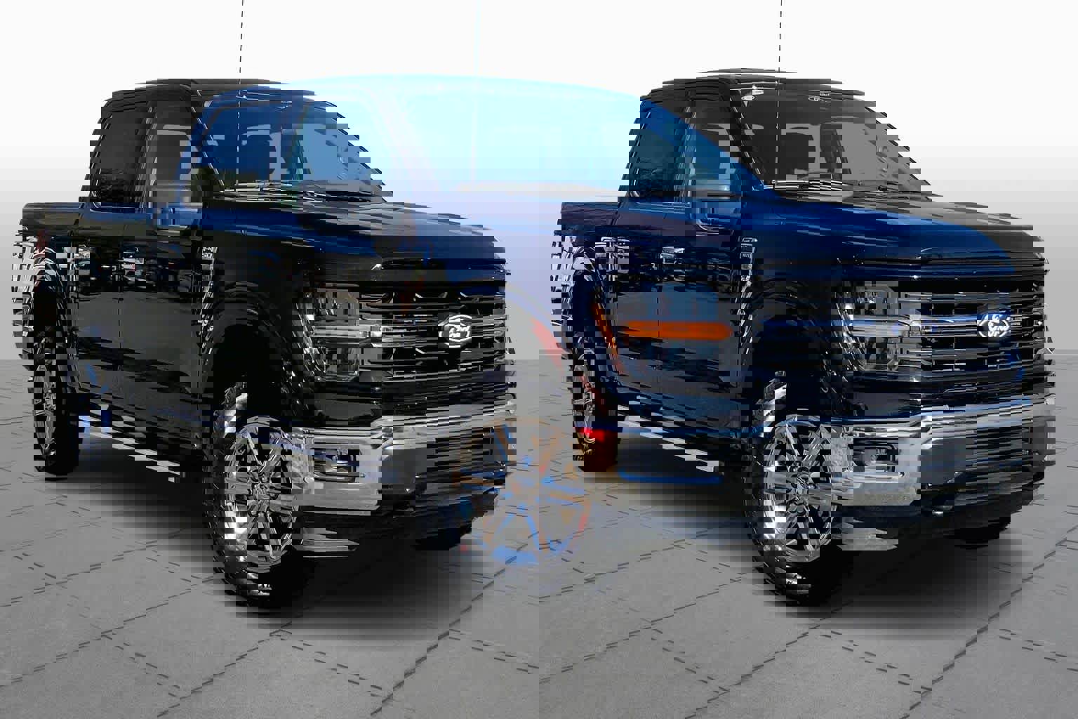 Certified 2025 Ford F150 XLT w/ Equipment Group 301A Standard image 3