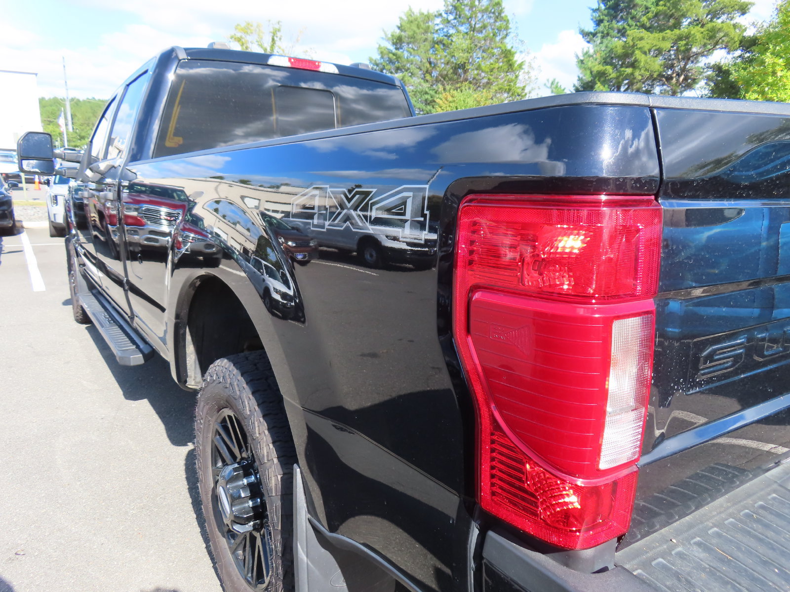 Certified 2022 Ford F350 XLT w/ Black Appearance Package AWD/4WD image 10