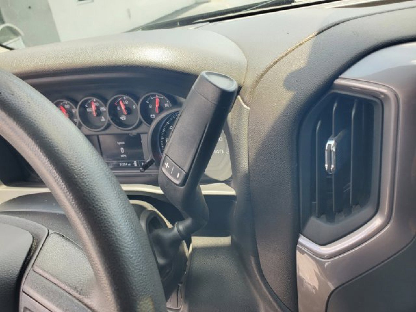 Used 2022 Chevrolet Silverado 1500 Custom image 25