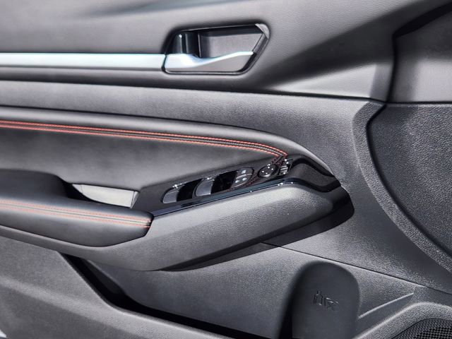 Used 2023 Nissan Altima 2.5 SR image 12