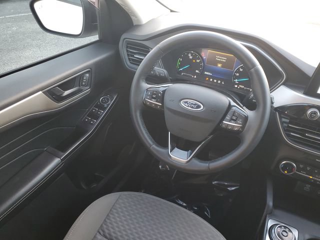 Certified 2022 Ford Escape SE w/ SE Sport Appearance Package image 9