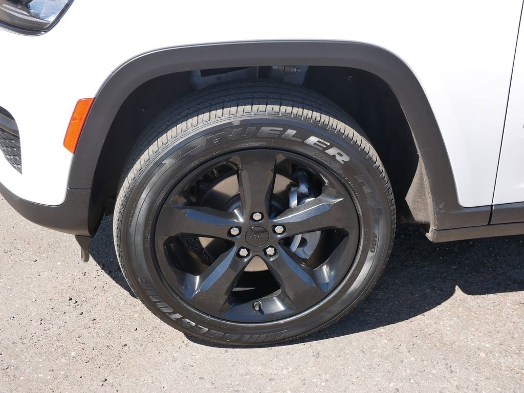 Used 2023 Jeep Grand Cherokee Altitude image 7