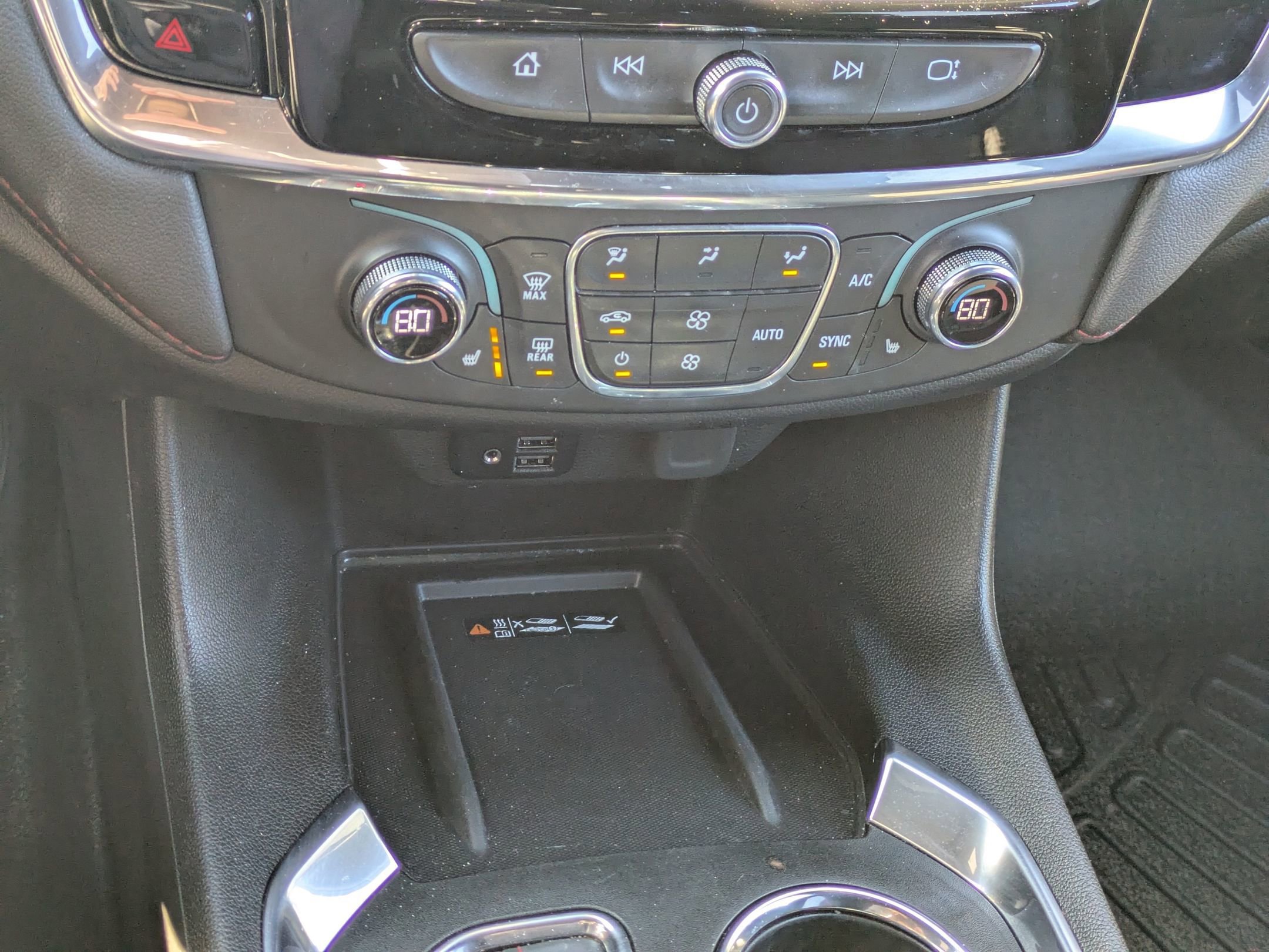 Used 2023 Chevrolet Traverse RS image 23