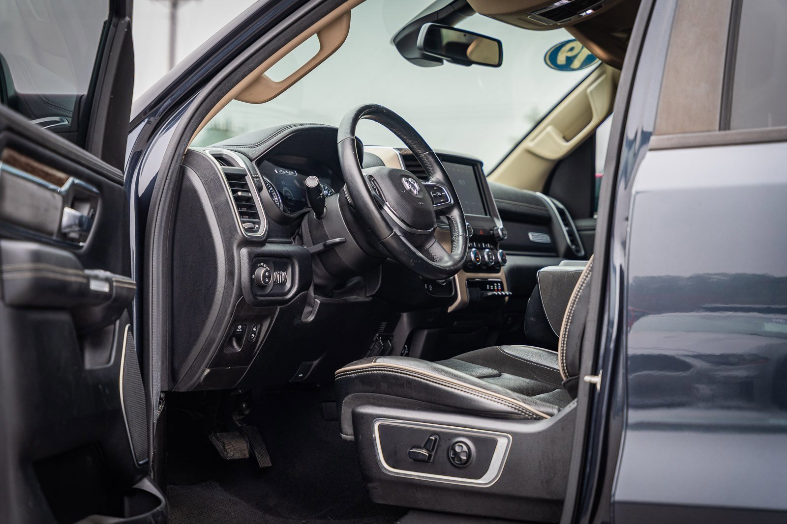 Used 2019 RAM 1500 Laramie image 21