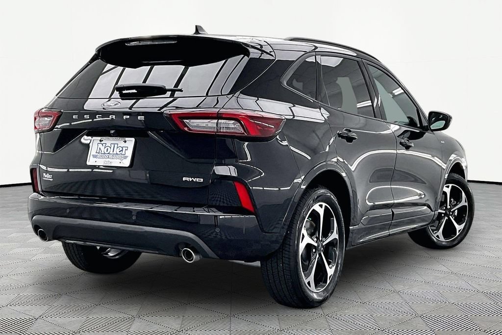 Certified 2025 Ford Escape ST-Line Elite AWD/4WD image 2