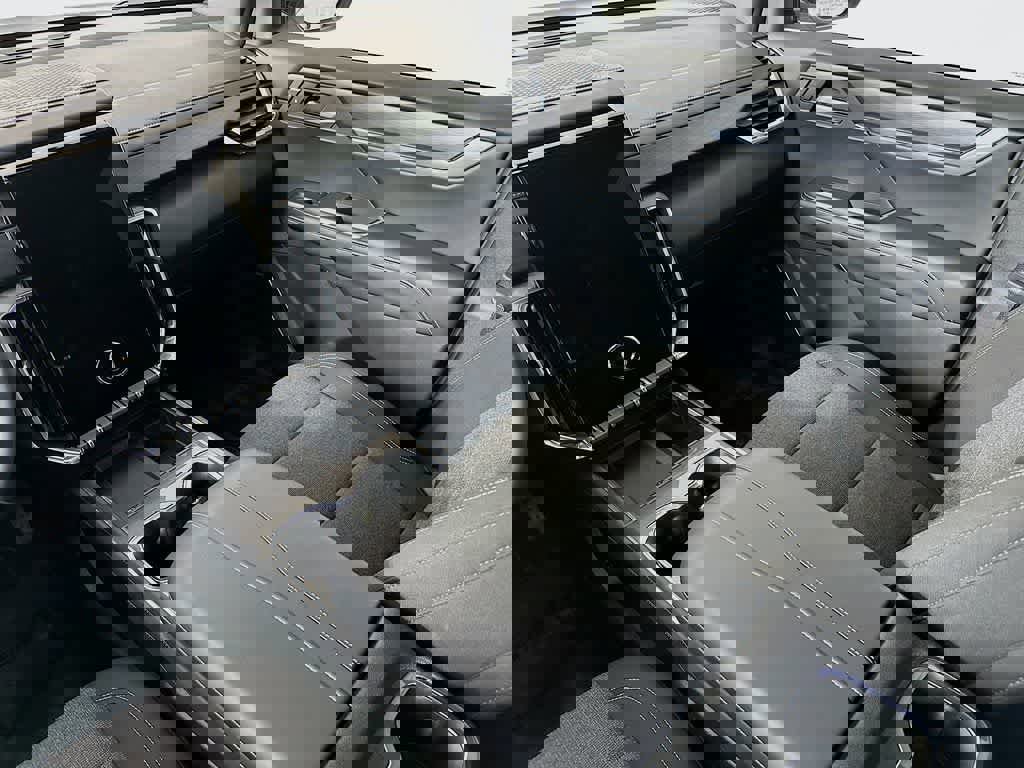 Used 2025 GMC Acadia Elevation image 14