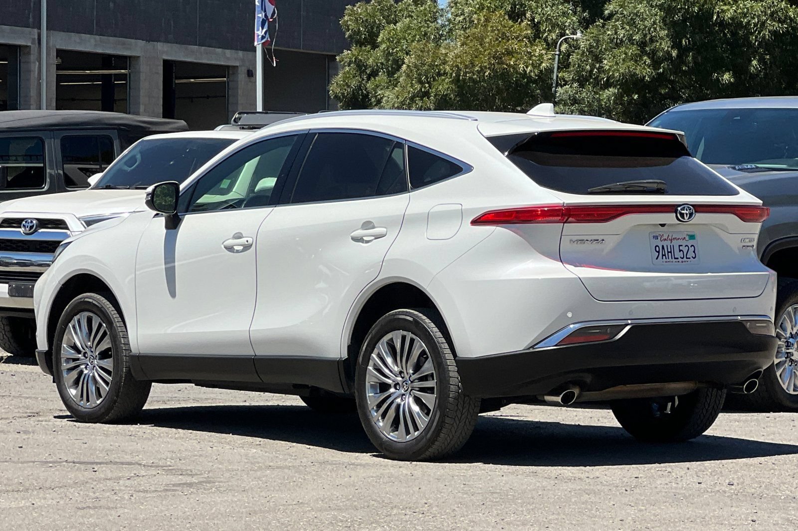 Used 2022 Toyota Venza Limited AWD/4WD image 6