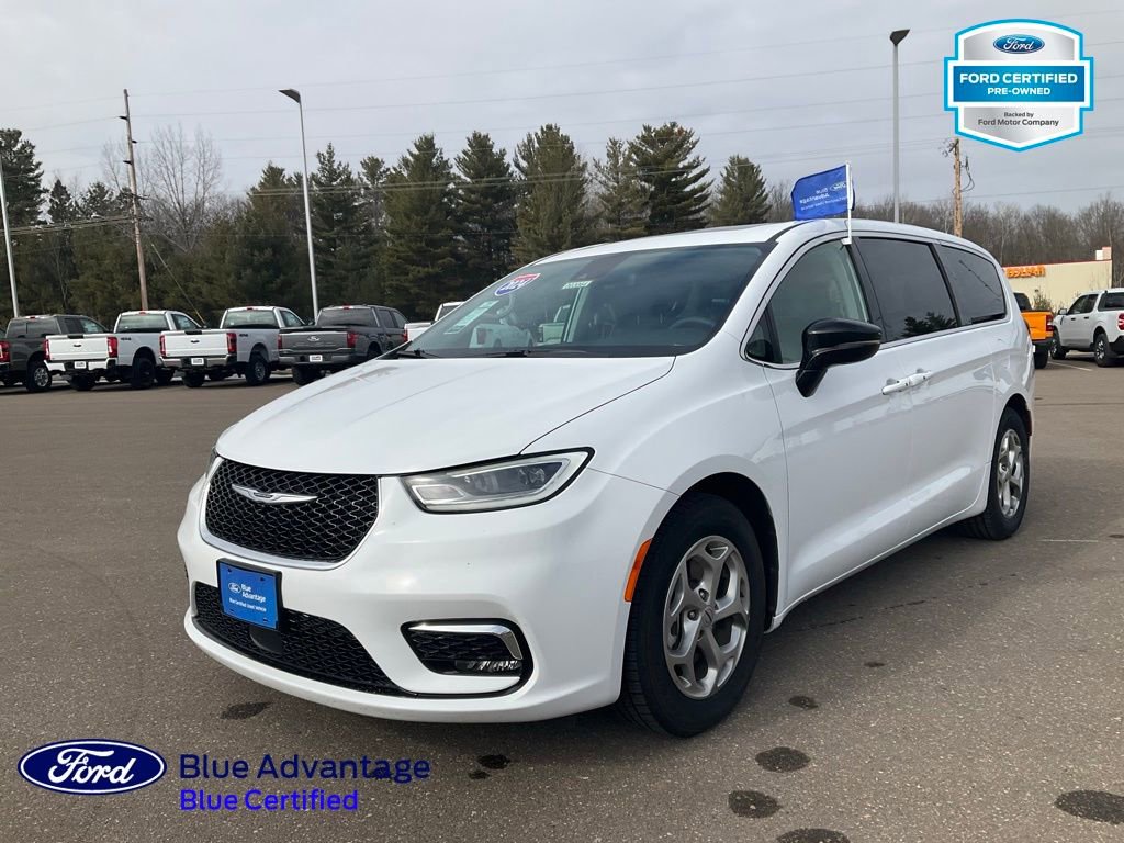 Used 2024 Chrysler Pacifica Limited image 31