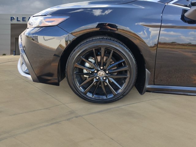 Used 2023 Toyota Camry XSE FWD image 14
