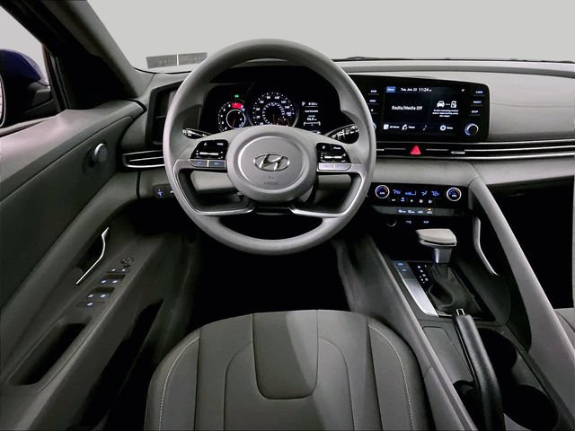 Used 2023 Hyundai Elantra SEL FWD image 5