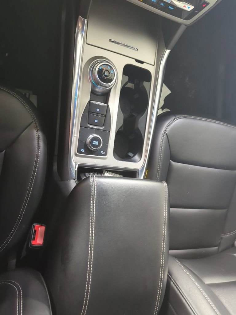 Certified 2022 Ford Explorer XLT w/ Equipment Group 202A image 18