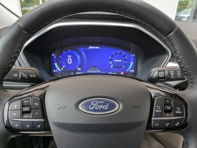 Certified 2022 Ford Escape Titanium w/ Class II Trailer Tow Package image 25