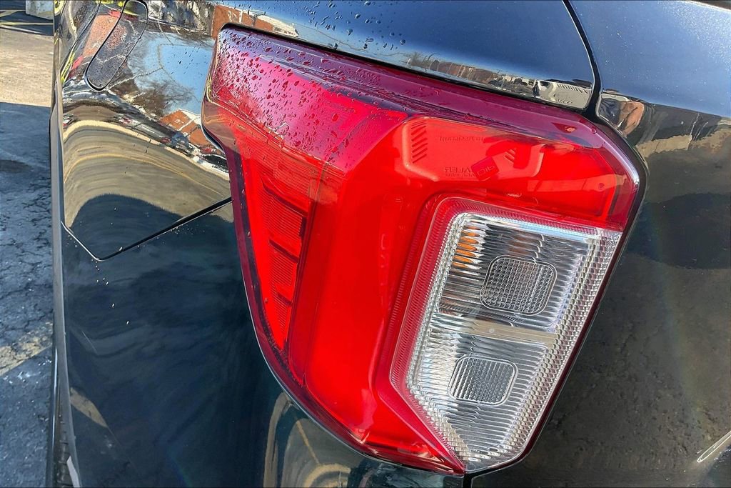 Certified 2020 Ford Explorer Platinum w/ Premium Technology Package image 29