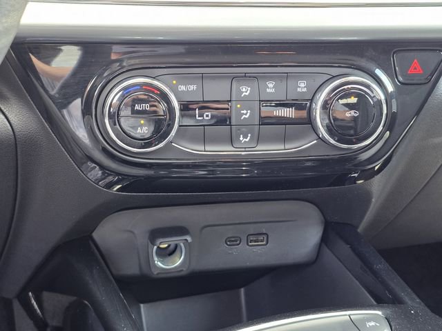 Used 2025 Chevrolet Trax LT FWD image 20