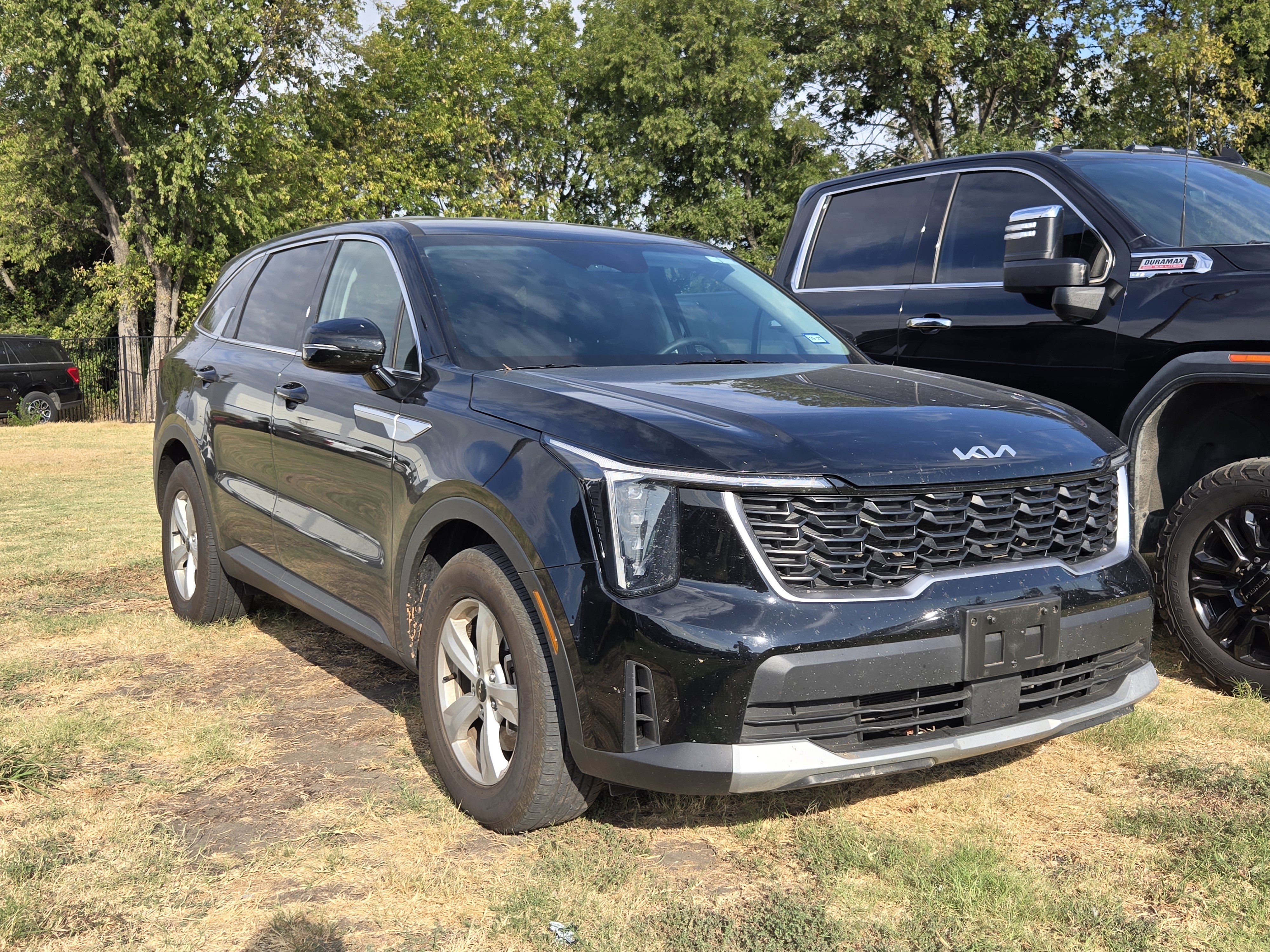 Used 2025 Kia Sorento LX
