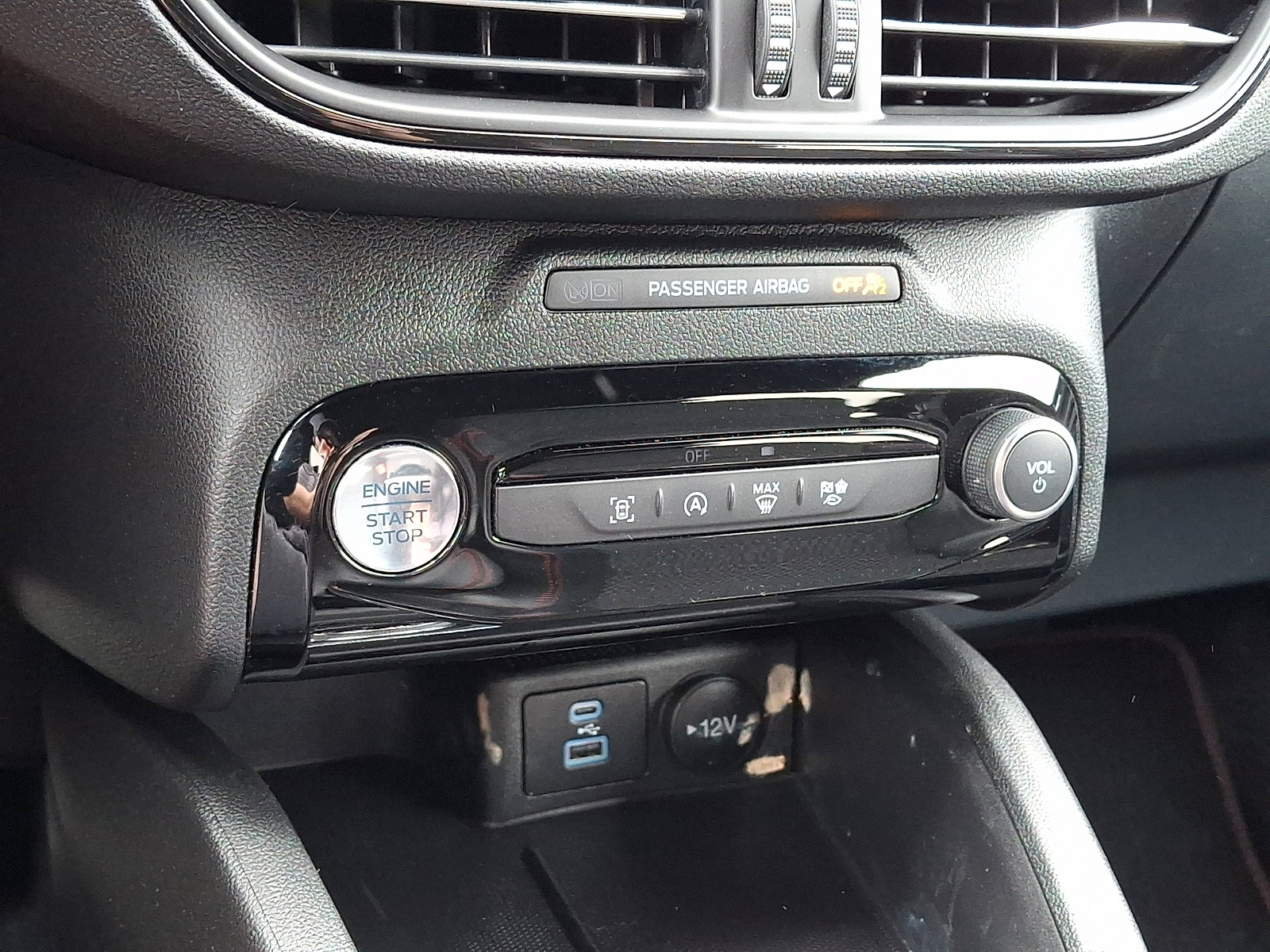 Certified 2023 Ford Escape ST-Line w/ Tech Pack #1 AWD/4WD image 18