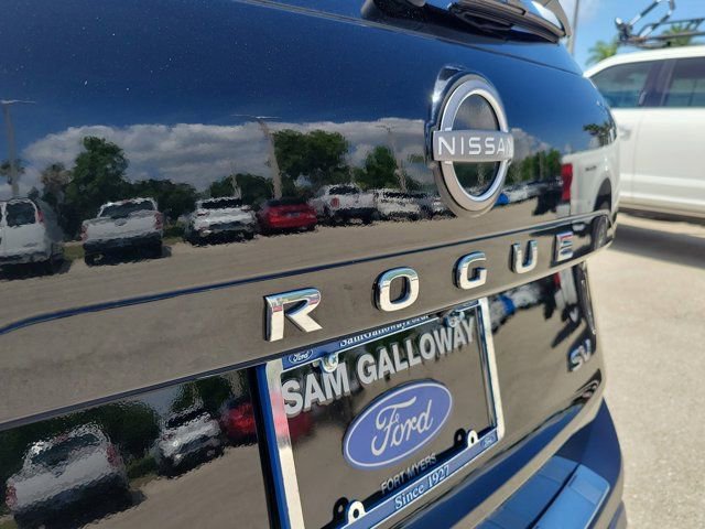 Used 2023 Nissan Rogue SV FWD image 10