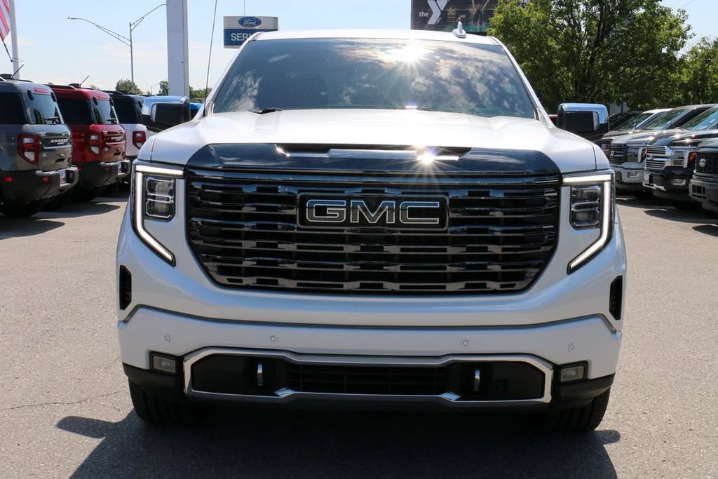 Used 2022 GMC Sierra 1500 Denali Ultimate AWD/4WD image 3