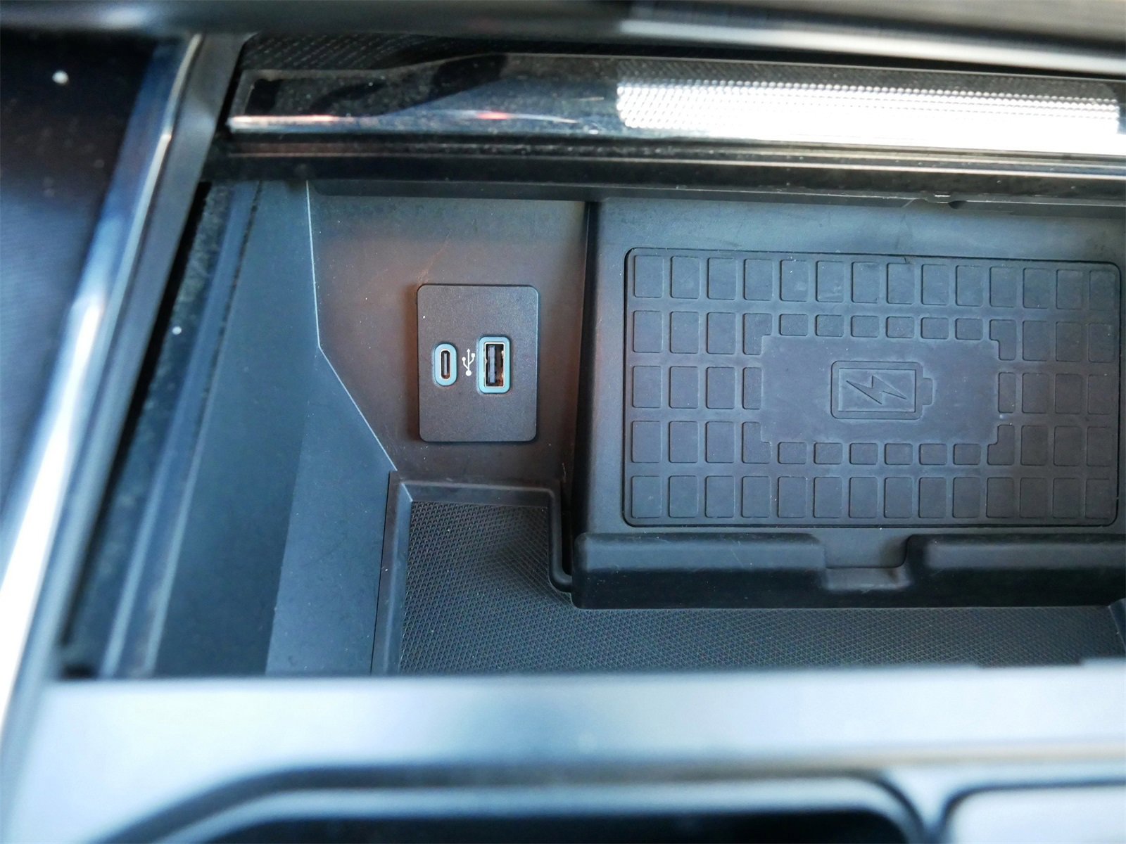 Certified 2022 Ford F150 Lightning Platinum image 27