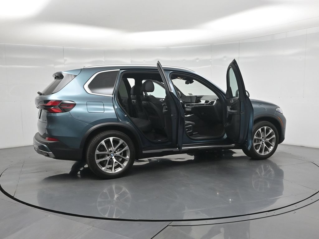 Used 2024 BMW X5 sDrive40i RWD image 4