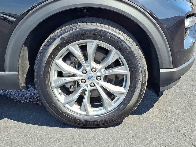 Certified 2023 Ford Explorer XLT w/ Equipment Group 202A AWD/4WD image 8