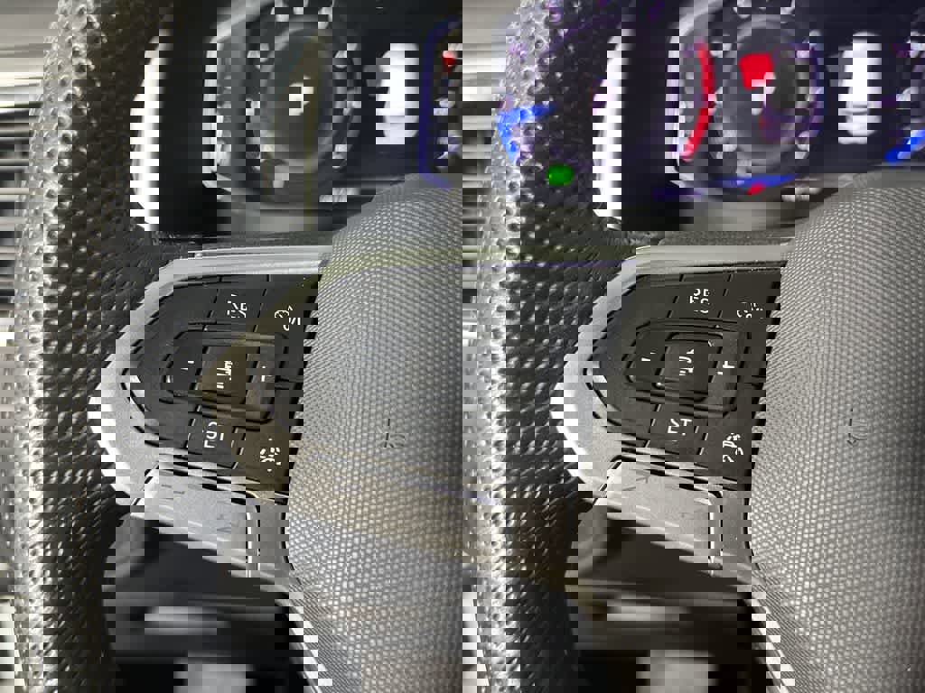 Used 2022 Volkswagen Atlas Cross Sport SEL R-Line image 39