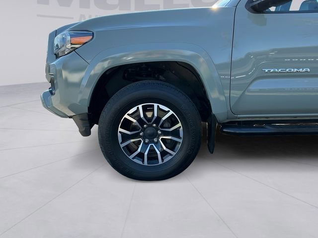 Used 2022 Toyota Tacoma TRD Sport w/ TRD Premium Sport Package image 9