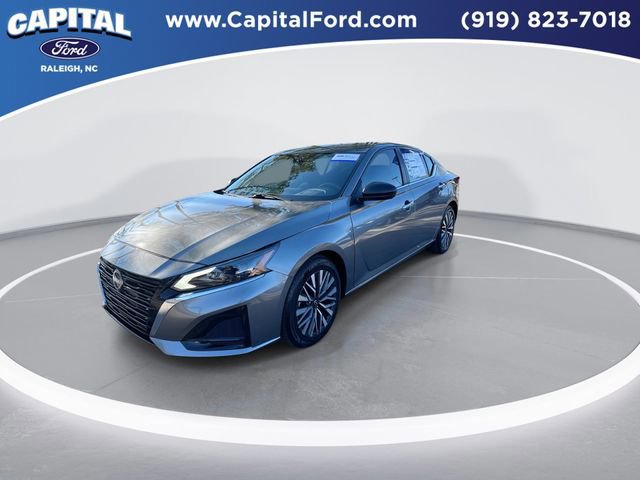 Used 2024 Nissan Altima 2.5 SV image 2