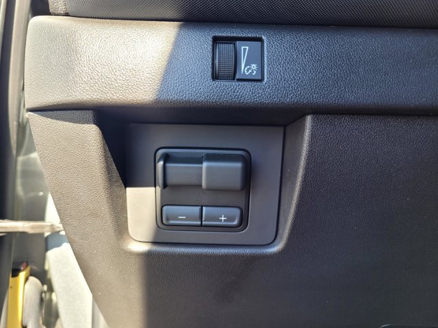 Used 2026 Chevrolet Colorado Z71 AWD/4WD image 15