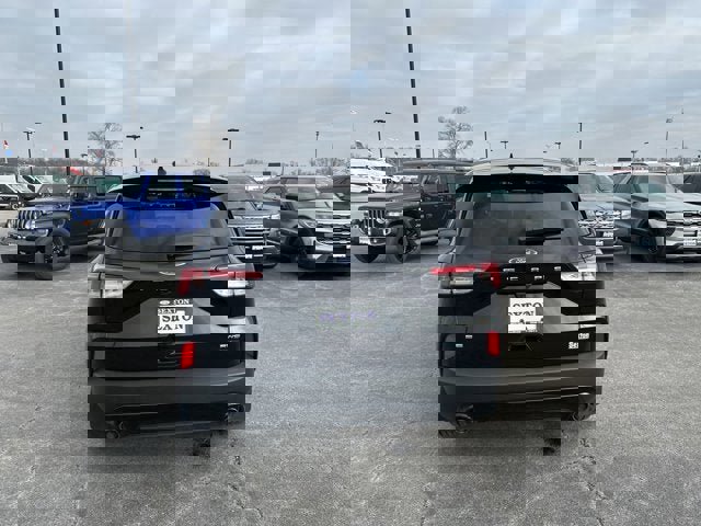 Certified 2022 Ford Escape SE w/ SE Sport Appearance Package image 4