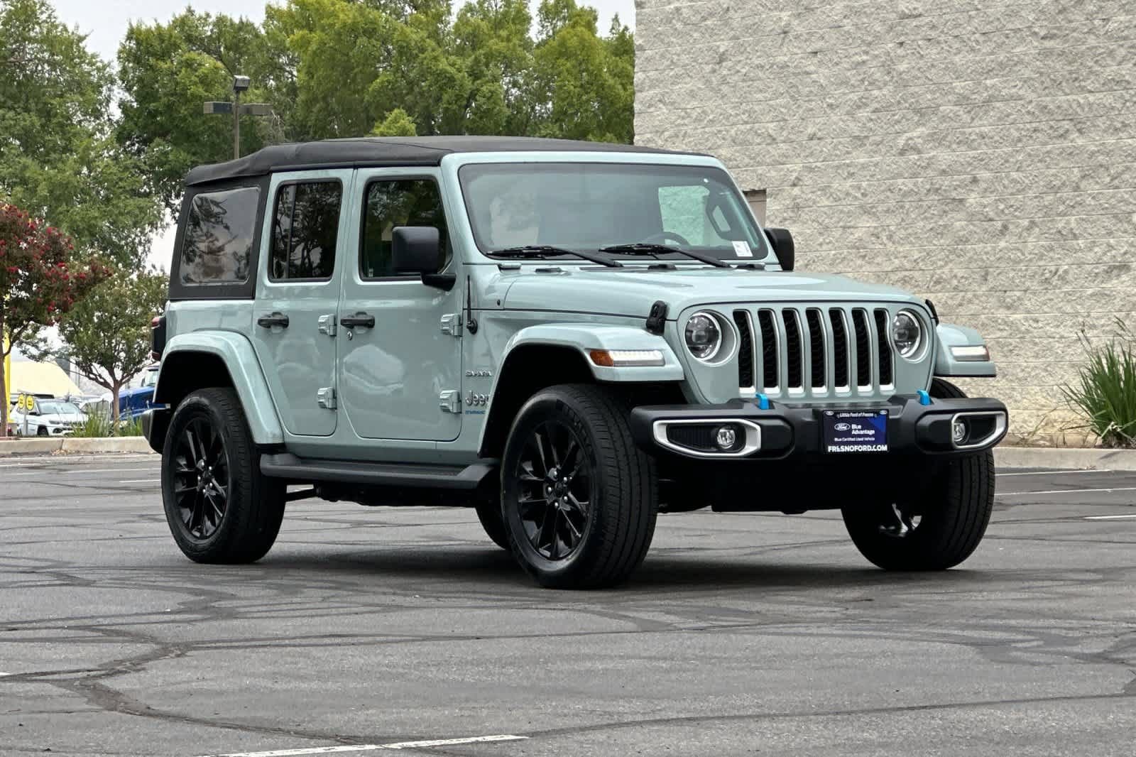 Used 2023 Jeep Wrangler Unlimited Sahara w/ Cold Weather Group AWD/4WD image 10